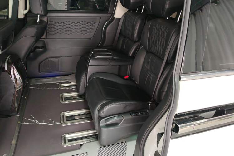 Used Honda Elysion 2022 2.0L eHEV Luxury First Edition
