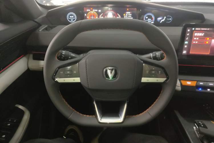 Used Changan UNI-V iDD 2024 Blue Whale Smart Electric iDD 136km Luxury Model