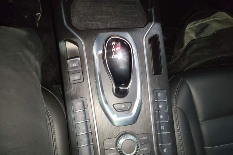 Used Wey VV5 2021 1.5T Two-Wheel Drive Smart Pioneer