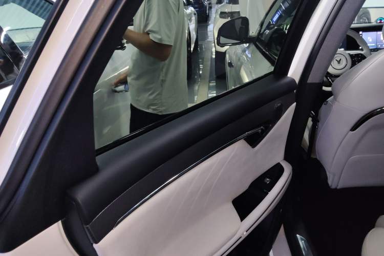 Used VOYAH FREE 2025 318 318 km Rear-Drive Touring Edition
