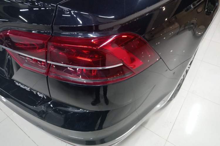 Used Volkswagen Phideon 2019 380TSI Two-Wheel Drive Business Edition China VI Standard
