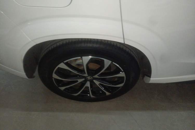 Used Changan UNI-Z New Energy 2024 Blue Whale Smart Electric iDD 125km Excellence Model
