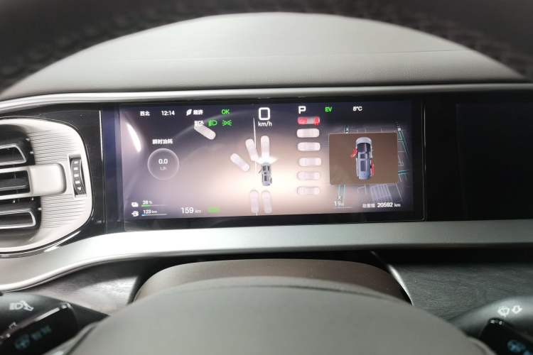 Used Denza D9 2025 DM-i Intelligent Drive 1020 Four-Wheel Drive Prestige Model
