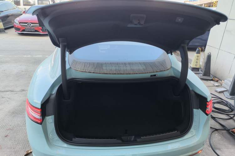 Used Hima Luxeed S7 2025 705 km Pro
