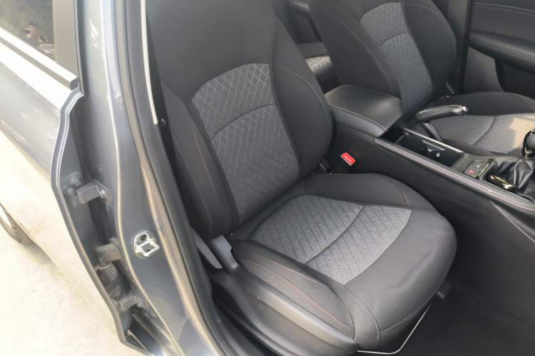 Used Roewe i5 2023 1.5L Manual Comfort Edition