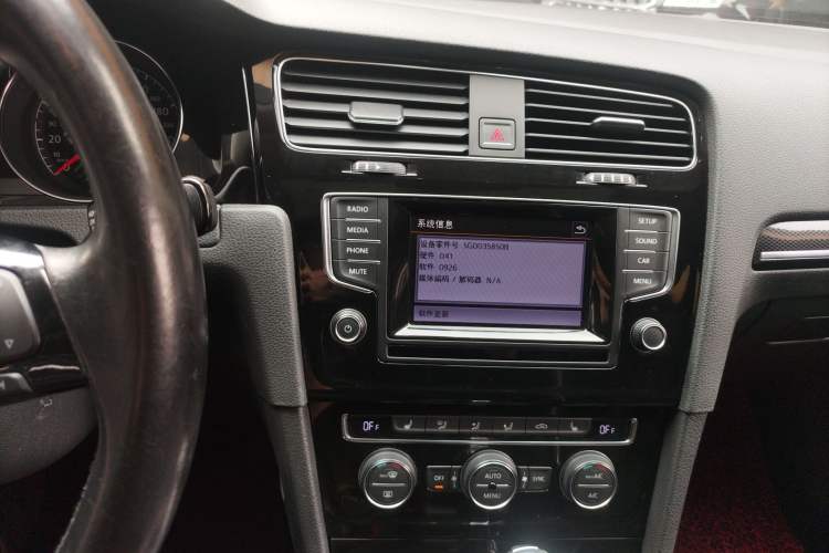 Used Volkswagen Golf 2015 1.4TSI Automatic Flagship Model
