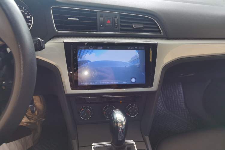 Used Volkswagen Lamando 2018 230TSI DSG Fashion Edition
