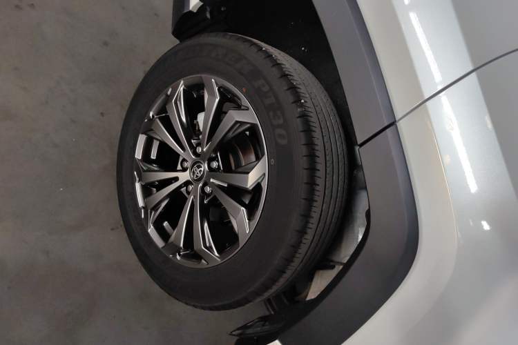 Used Toyota RAV4 2023 Dual-Motor 2.5L E-CVT Two-Wheel Drive Elite Edition
