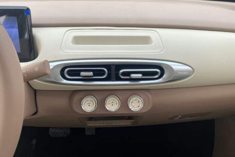 Used Wuling Hongguang MINIEV 2025 Four-Door Version Advanced Edition
