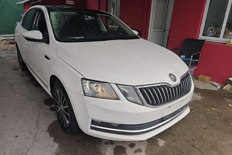 Used Skoda Octavia 2019 1.5L Automatic Smart Drive Luxury Edition China VI Standard
