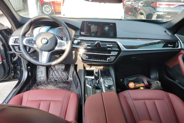 Used BMW 5 Series 2018 Restyled 530Li Leading Edition M Sport Package
