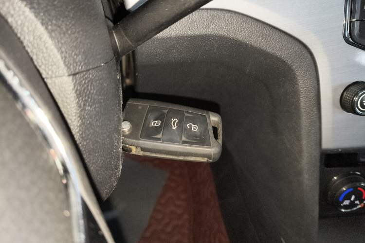 Used Volkswagen Lamando 2015 230TSI DSG Fashion Edition
