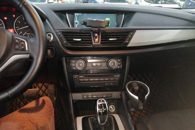 Used BMW X1 2014 sDrive18i Leading Model
