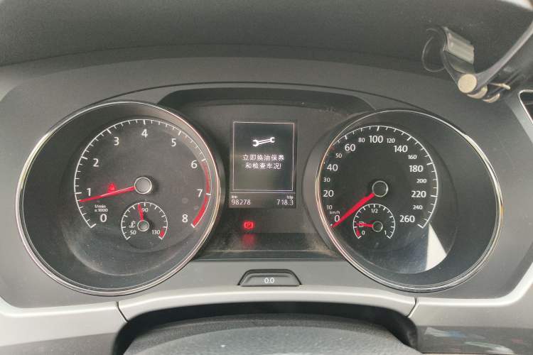 Used Volkswagen Touran 2016 Volkswagen Touran L 280TSI Manual Trend Edition
