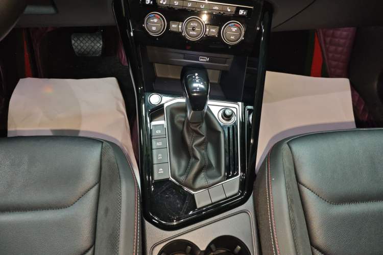 Used Volkswagen Tayron 2019 330TSI Two-Wheel-Drive Luxury Plus China VI Standard
