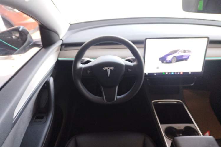 Used Tesla Model Y 2023 Rear-Wheel-Drive Version
