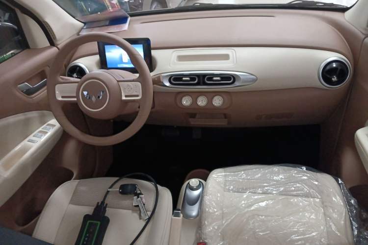 Used Wuling Hongguang MINIEV 2025 Four-Door Version Advanced Edition