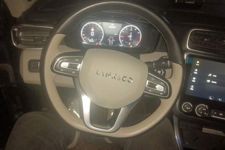 Used Lynk & Co 01 2017 2.0T Two-Wheel Drive Zhaopu Version
