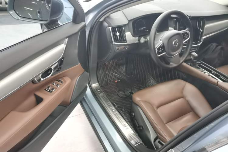 Used Volvo S90 2018 T4 Zhiyi Edition
