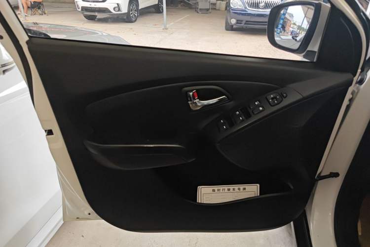 Used Hyundai ix35 2015 2.0L Automatic 2WD Smart Type China IV
