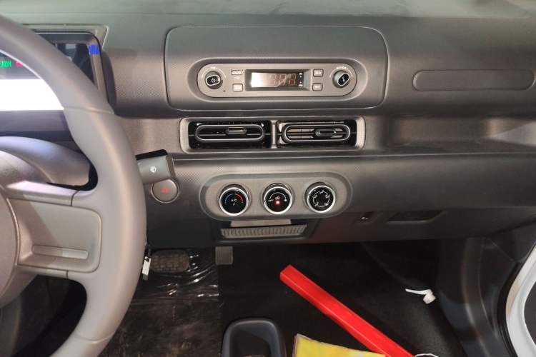 Used Wuling Zhiguang New Energy 2025 Standard Model
