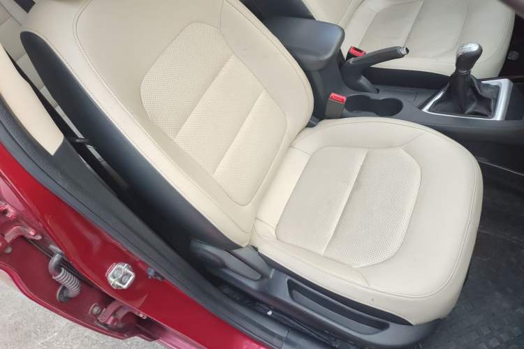 Used Changan Alsvin V7 2015 1.6L Manual Enjoyment Model China V Standard
