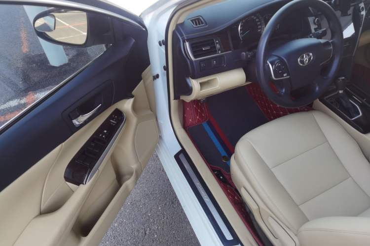 Used Toyota Camry 2016 2.0E 10th Anniversary Elite Edition
