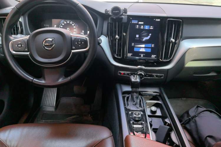 Used Volvo XC60 2021 T5 4x4 Smart Luxury Edition
