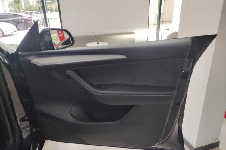 Used Tesla Model Y 2024 Rear-Wheel-Drive Version
