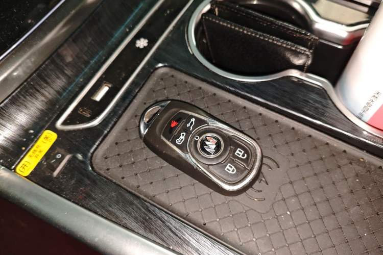 Used Buick GL8 2021 Land Cruiser Executive 652T Premium Model
