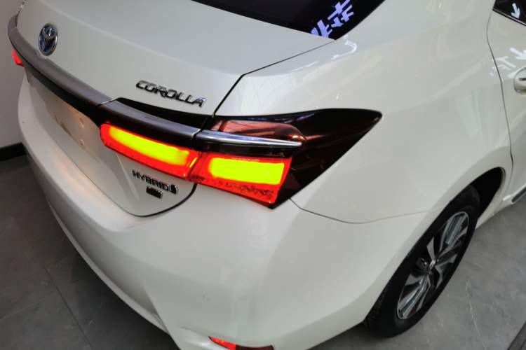 Used Toyota Corolla 2017 Revised Dual-Engine 1.8L E-CVT Elite Edition