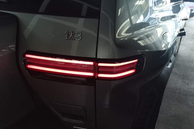 Used  Titanium 3 2025 501 km Range Rear-Wheel Drive Intelligent Driving Max Edition