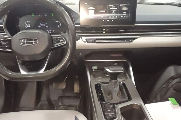 Used Geely Auto Emgrand 2022 4th Generation 1.5L CVT Flagship Model
