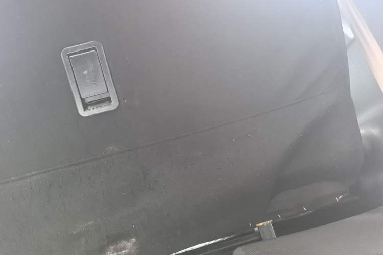 Used SWM X2 2021 1.5L Manual Business Version 7 Seats
