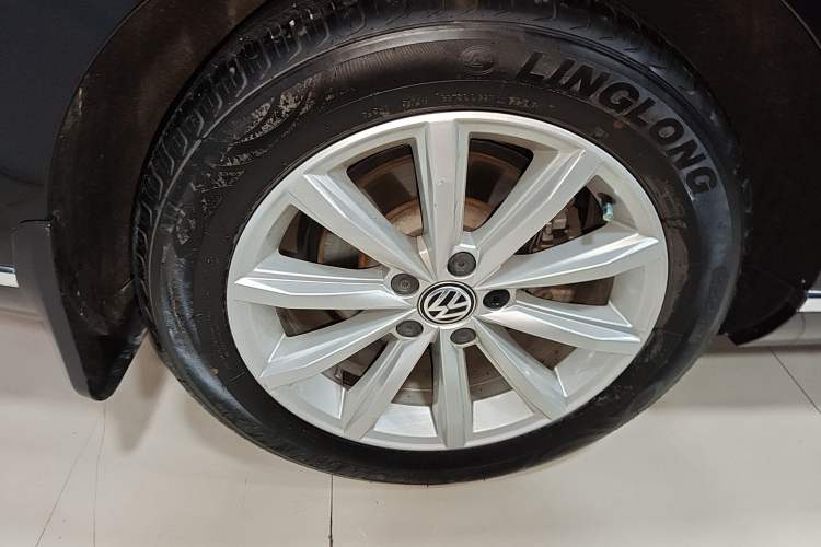 Used Volkswagen Magotan 2018 280TSI DSG Leading Model
