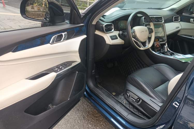 Used Lynk & Co 01 2017 2.0T Two-Wheel Drive Zhaopu Version
