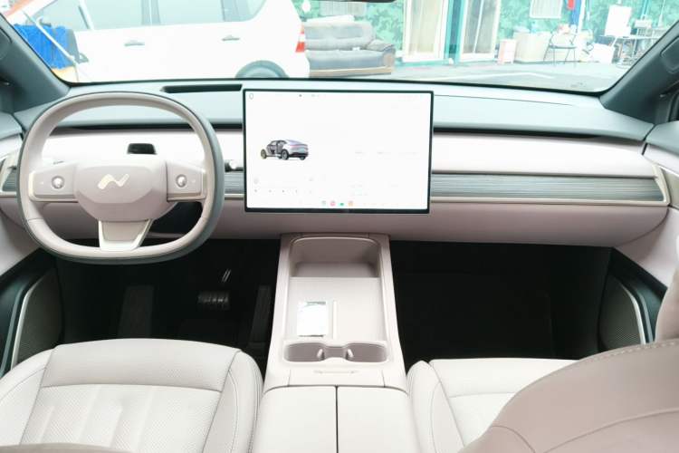 Used ONVO L60 2024 60 kWh Rear-Drive Version