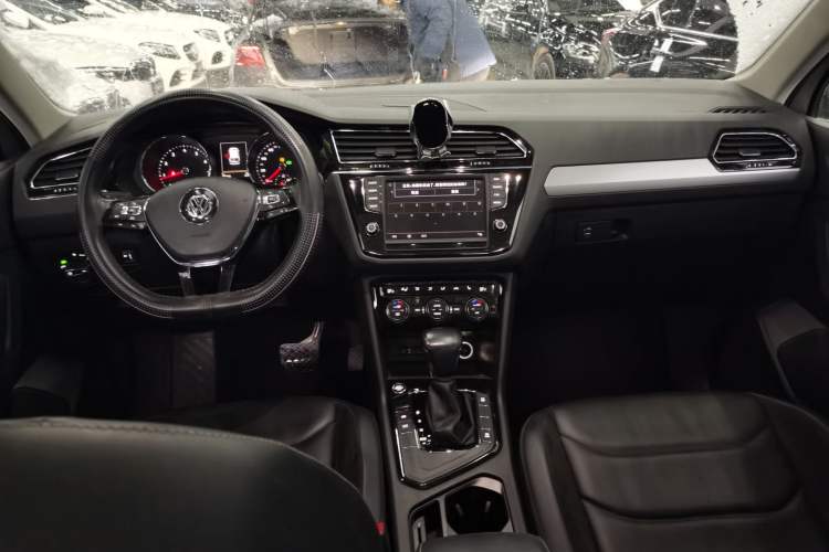 Used Volkswagen Tiguan L 2018 330TSI Automatic Two-Wheel Drive Luxury Edition
