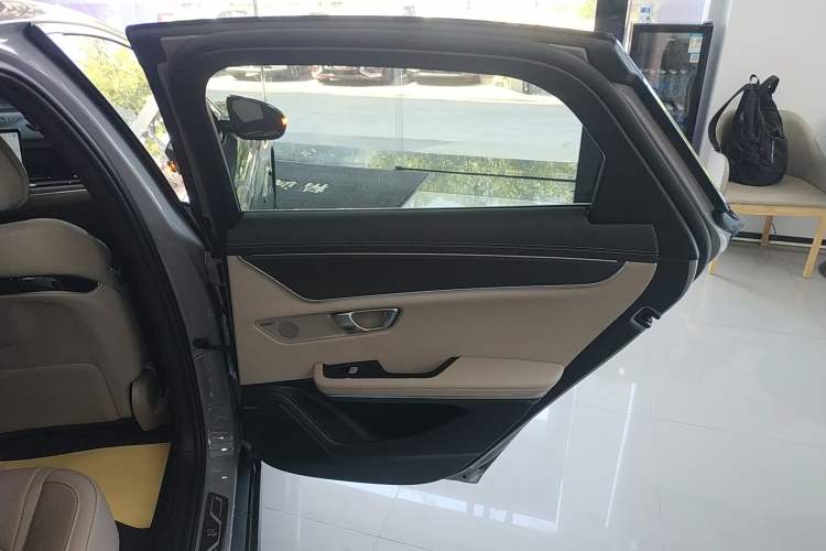 Used BYD Han 2025 EV Intelligent Driving Edition 701KM LiDAR Flagship Model
