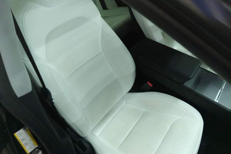 Used Tesla Model 3 2023 Rear-Wheel-Drive Version
