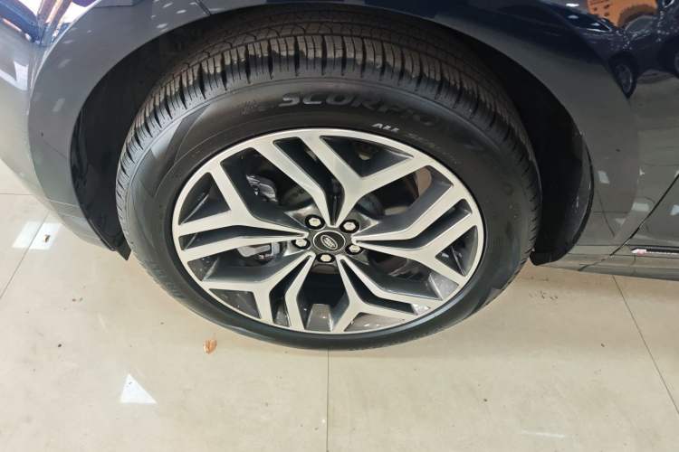 Used Land Rover Range Rover Evoque 2021 Range Rover Velar 249 PS R-Dynamic S Performance Edition