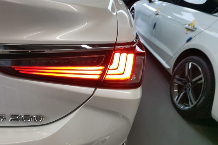 Used Lexus ES 2021 200 Excellence Edition