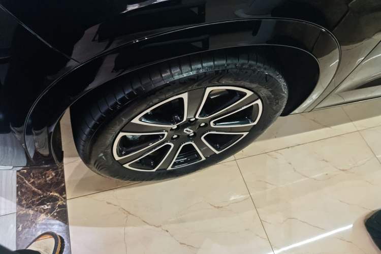 Used Hima AITO M7 2024 1.5T Intelligent Driving Rear-Drive Pro Version 5 Seats
