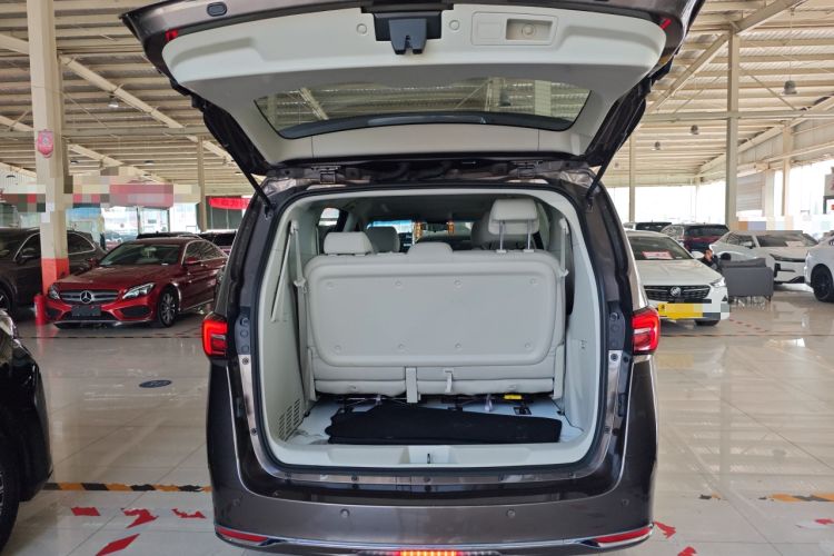 Used Buick GL8 2022 Land Cruiser Executive Class 652T Comfort Model
