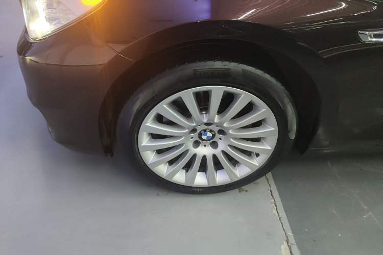 Used BMW 5 Series GT 2014 535i Leading Model
