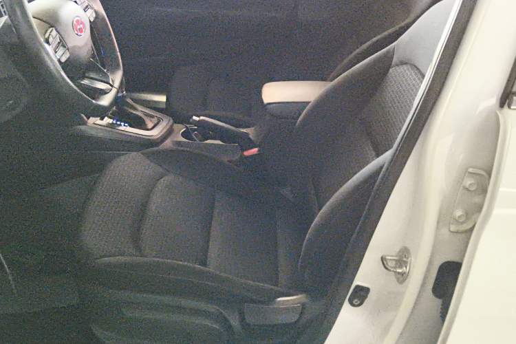 Used Hyundai Elantra 2016 1.4T Dual-Clutch Xuan Dong · Dynamic Version
