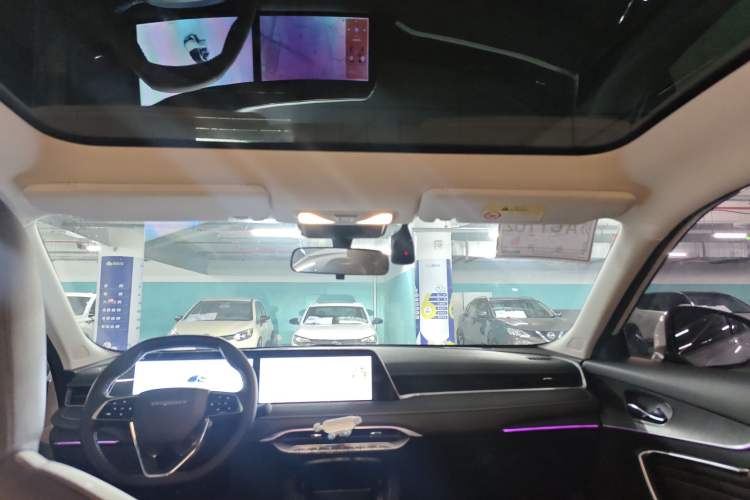 Used Venucia V DD-i 2023 110km iT Version
