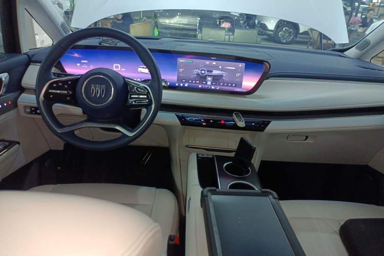 Used Buick GL8 New Energy 2024 Lu Zun Luxury Edition 7-Seater
