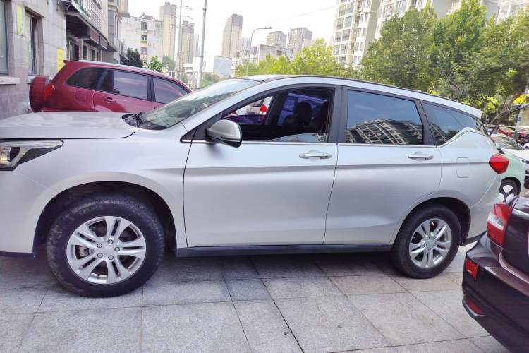 Used Haval M6 2019 1.5T Manual Two-Wheel Drive Urban Version China VI Standard

