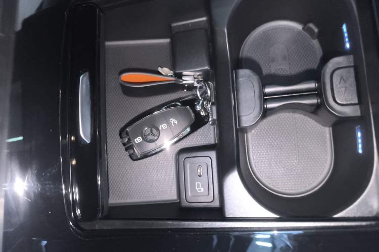 Used Mercedes-Benz A-Class 2022 Revised Version A 200 L Sport Sedan Fashionable Style